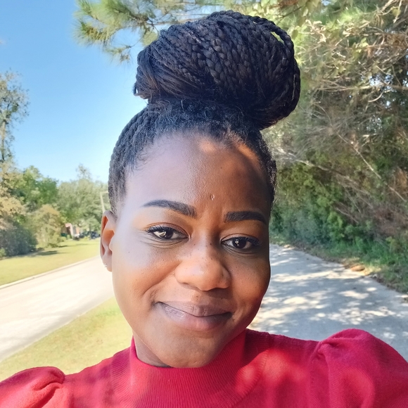 Meet your Posher, Tiffany - Picture 3 of 3